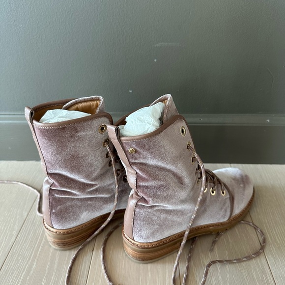 Stuart Weitzman Suede Boots - Picture 4 of 6